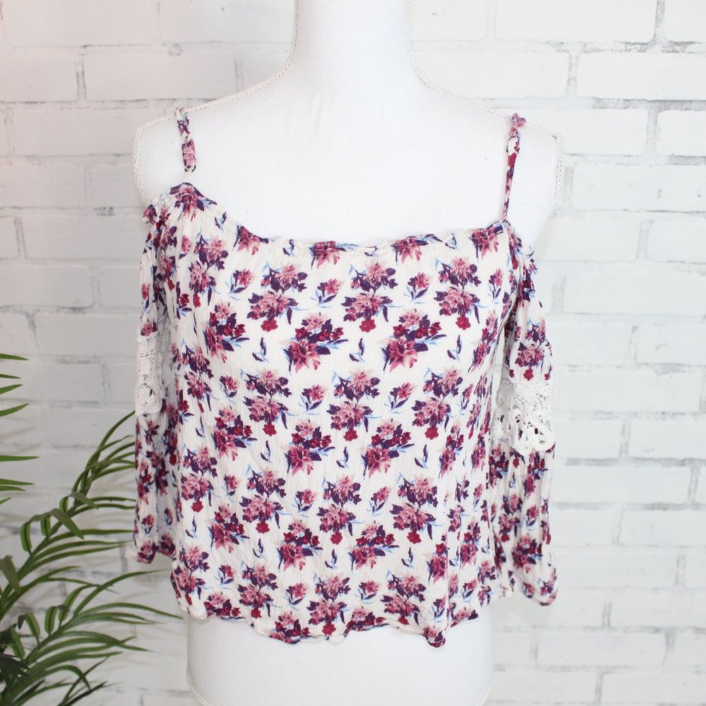 Forever 21 Cold Shoulder Floral Crochet Top